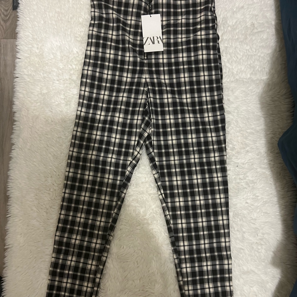 Zara Black and White Checkered Leggings